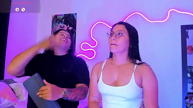 Dilan and Mia online show from 3, 10, 2025