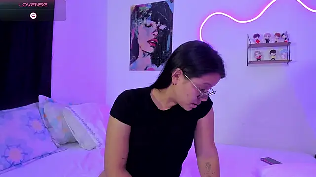 Dilan and Mia online show from 21, 11, 2025