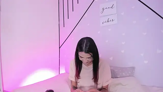 MiahCornell  online show from 31, 3, 2026