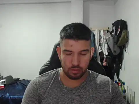 Snapshot of Axel11113 chatting on 12, 9, 2025 Axel11113 online show from 12, 9, 2025