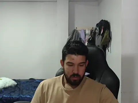 Snapshot of Axel11113 chatting on 20, 10, 2025 Axel11113 online show from 20, 10, 2025