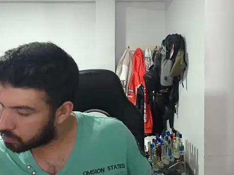 Snapshot of Axel11113 chatting on 21, 10, 2025 Axel11113 online show from 21, 10, 2025