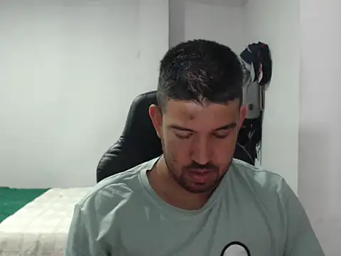 Snapshot of Axel11113 chatting on 4, 11, 2025 Axel11113 online show from 4, 11, 2025