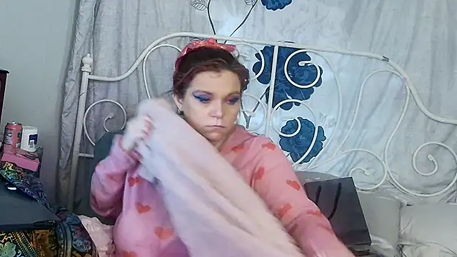 g0lden are0las89 online show from 18, 4, 2026