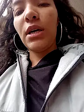 mia blue01 online show from 5, 10, 2025