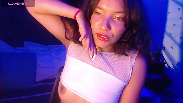 mia blue01 online show from 4, 11, 2025