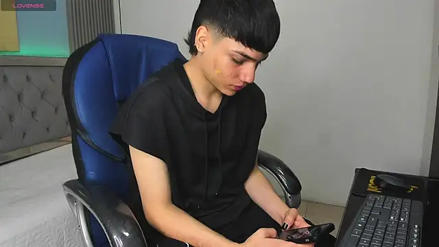 Snapshot of SamBlack_ chatting on 3, 7, 2026 SamBlack online show from 3, 7, 2026