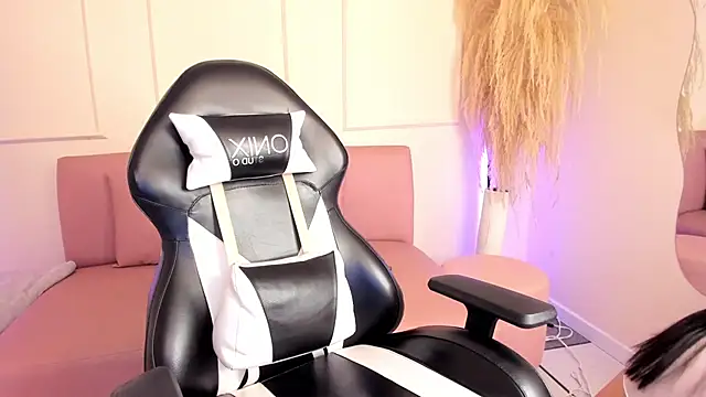 Lilily lv online show from 16, 9, 2025