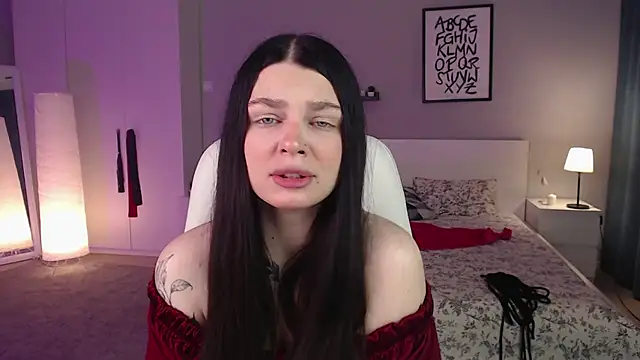 Michela Fruet online show from 8, 11, 2025