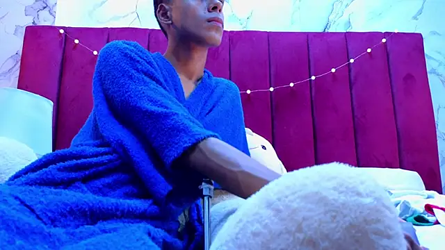 PrincePoppy online show from 17, 12, 2025