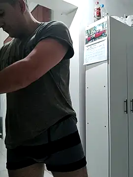 Bradd 32 online show from 30, 3, 2026