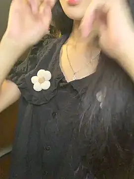 Nhinhi18 online show from 5, 4, 2026