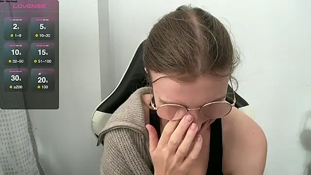 BustyKellyXXX online show from 4, 2, 2026