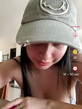 Snapshot of lucy_grey25 chatting on 6, 5, 2026 lucy grey25 online show from 6, 5, 2026