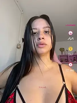 Snapshot of lucy_grey25 chatting on 7, 5, 2026 lucy grey25 online show from 7, 5, 2026