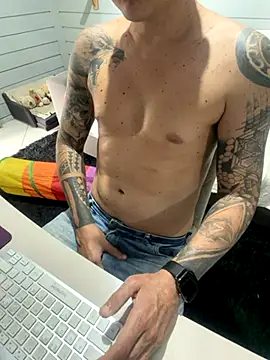 Snapshot of AnimistEquity chatting on 30, 10, 2025 AnimistEquity online show from 30, 10, 2025