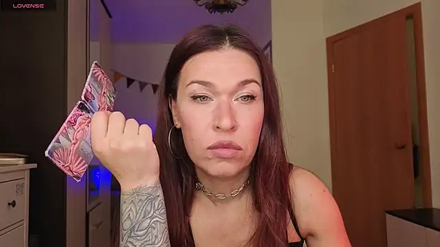 Snapshot of ReginaFoXXXy chatting on 8, 5, 2026 ReginaFoXXXy online show from 8, 5, 2026