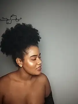 Snapshot of Maaaar_ chatting on 23, 11, 2025 Maaaar online show from 23, 11, 2025