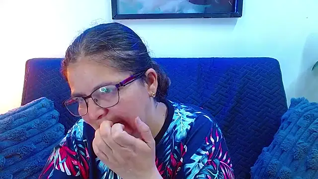 Snapshot of Linda_banks_ chatting on 9, 9, 2025 Linda banks online show from 9, 9, 2025