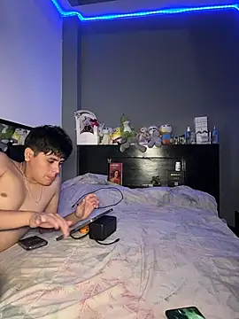 Snapshot of Kailertwink chatting on 3, 7, 2026 Kailertwink online show from 3, 7, 2026
