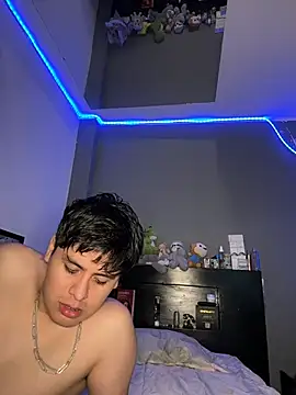 Snapshot of Kailertwink chatting on 12, 7, 2026 Kailertwink online show from 12, 7, 2026