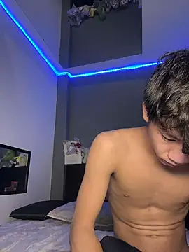Snapshot of Kailertwink chatting on 15, 7, 2026 Kailertwink online show from 15, 7, 2026