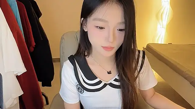 Snapshot of Robin-o3 chatting on 8, 10, 2025 Robin-o3 online show from 8, 10, 2025