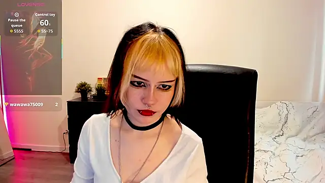 LiyaLuna online show from 11, 11, 2025