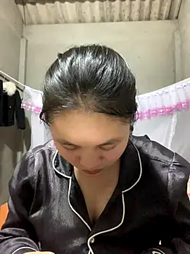 Snapshot of NhuFox chatting on 27, 9, 2025 NhuFox online show from 27, 9, 2025