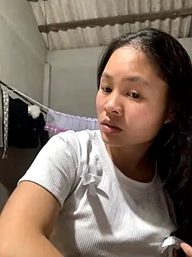 Snapshot of NhuFox chatting on 5, 10, 2025 NhuFox online show from 5, 10, 2025