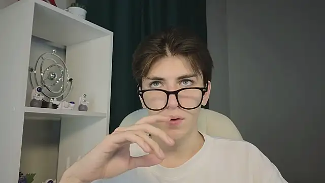 Snapshot of Oliver_Starboy chatting on 19, 9, 2025 Oliver Starboy online show from 19, 9, 2025