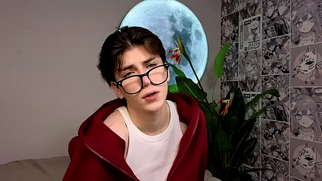 Snapshot of Oliver_Starboy chatting on 4, 10, 2025 Oliver Starboy online show from 4, 10, 2025