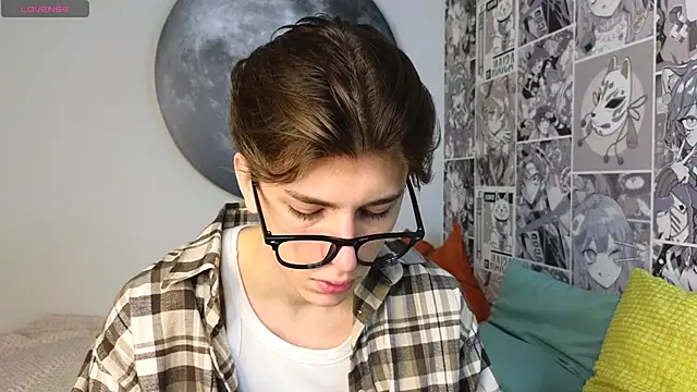 Snapshot of Oliver_Starboy chatting on 21, 10, 2025 Oliver Starboy online show from 21, 10, 2025