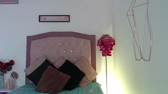 Snapshot of AmelieAndAce chatting on 20, 9, 2025 AmelieAndAce online show from 20, 9, 2025