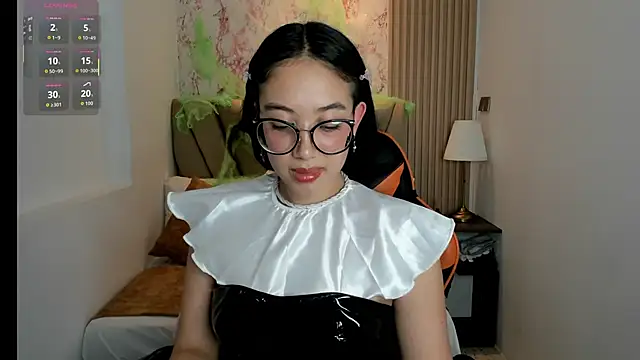 Yuna  Min online show from 24, 10, 2025