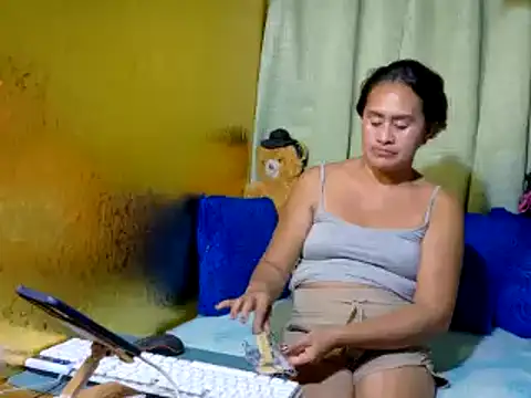 xxloveheart online show from 14, 4, 2026