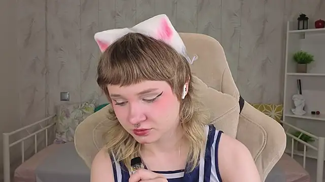 Tori Cutie online show from 19, 5, 2026