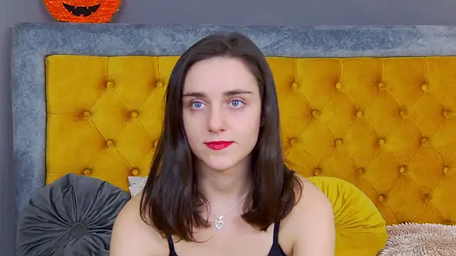 Jessica White  online show from 17, 11, 2025