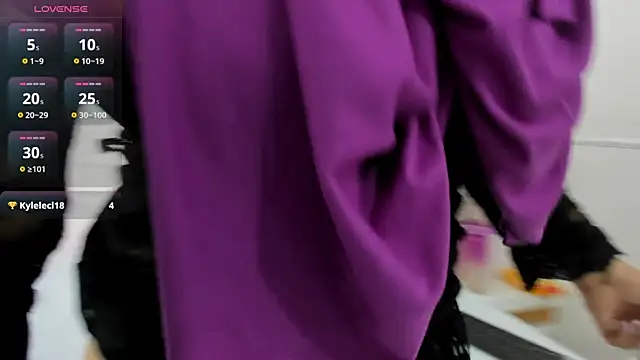 azaharaaa  online show from 9, 9, 2025