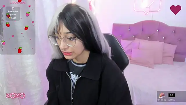 HANNI TAY online show from 3, 12, 2025