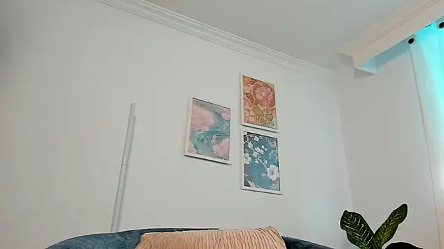 canelleGarces online show from 13, 2, 2026