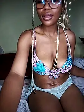 Seductive Yellow Titties online show from 13, 2, 2026