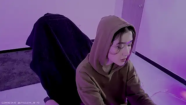 Snapshot of LilithCary chatting on 7, 1, 2026 LilithCary online show from 7, 1, 2026