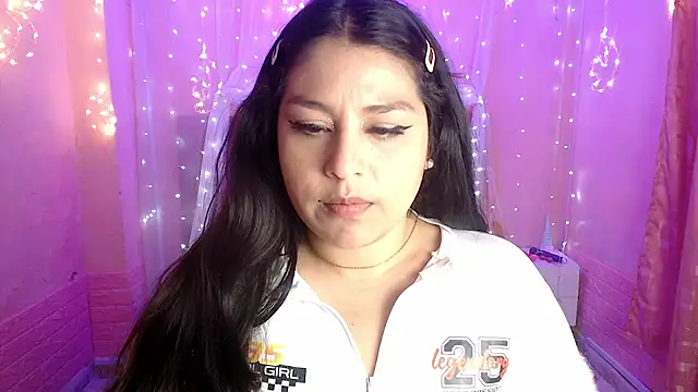 Snapshot of Aitana_200 chatting on 22, 9, 2025 Aitana 200 online show from 22, 9, 2025