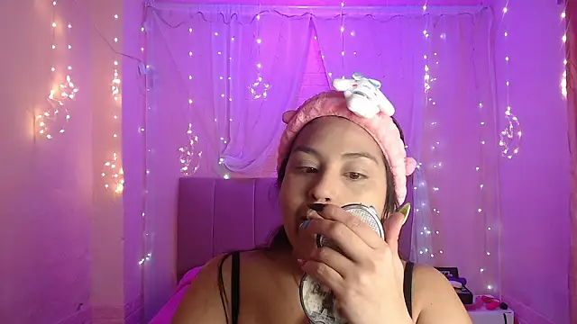 Snapshot of Aitana_200 chatting on 3, 10, 2025 Aitana 200 online show from 3, 10, 2025