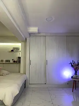 HellennScott online show from 30, 9, 2025