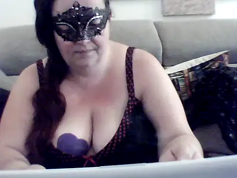 Valendra  online show from 10, 9, 2025