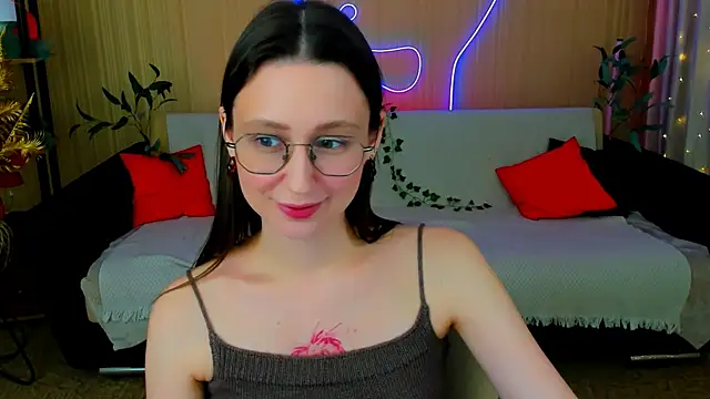 YourLovellyStory online show from 3, 4, 2026