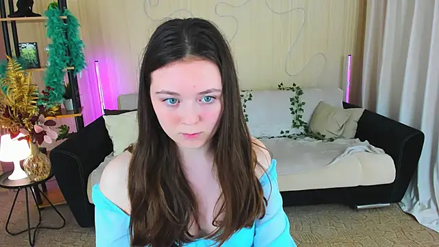 AlluringLookk online show from 28, 11, 2025