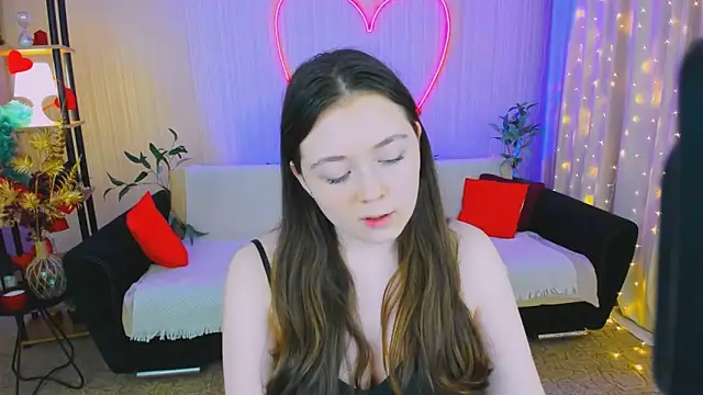 AlluringLookk online show from 15, 4, 2026